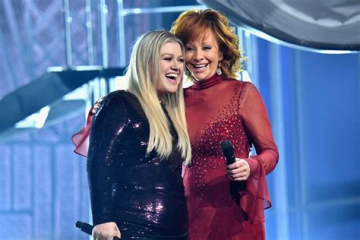 Reba McEntire Texted Kelly Clarkson &lsquo;All the Time&rsquo; She &lsquo;Warned&rsquo; Kelly