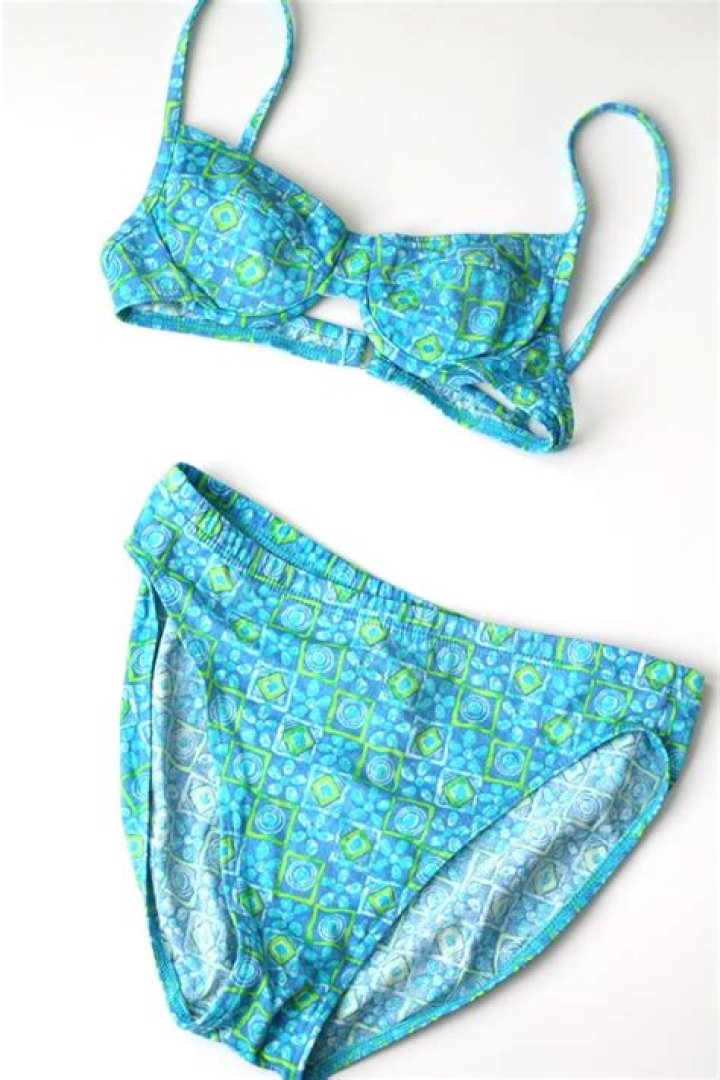 Retro 90s bikini size small Retro 90s, Bikinis, High neck bikinis