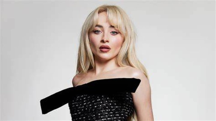 Sabrina Carpenter in a Black Dickies Tank Top Was Seen Out in NYC 07/05