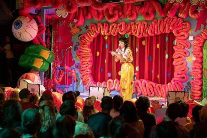 Sarah &ldquo;Squirm&rdquo; Sherman goes all out "sliming" standup comedy Medill