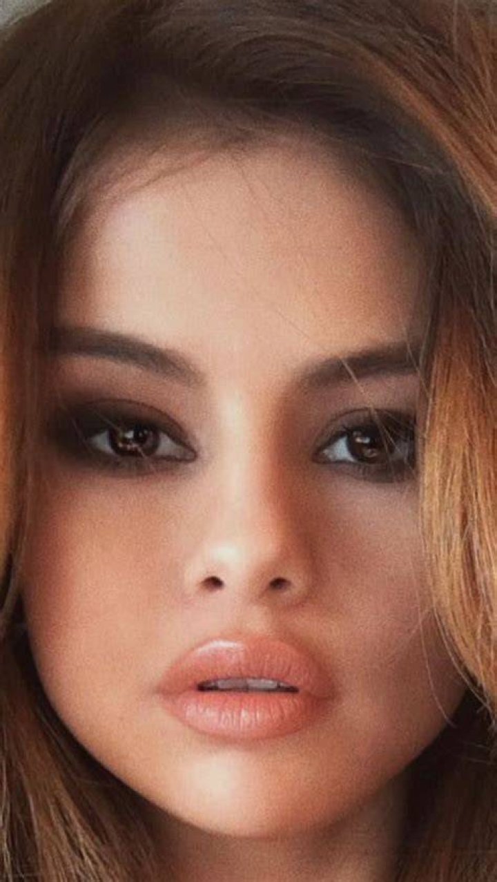 Selena Gomez Face Close Up 4K Ultra HD Mobile Wallpaper
