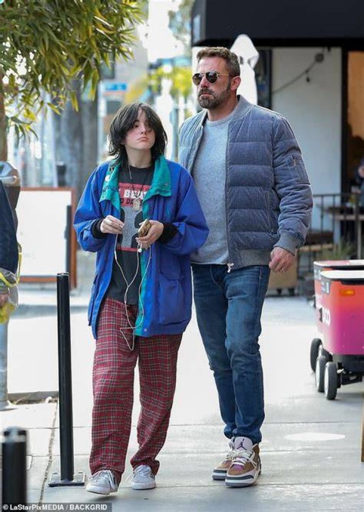 Seraphina Affleck, 15, rocks oversized Tshirt, cargo shorts while