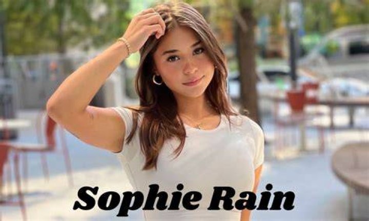 Sophie Rain Exudes Irresistible Beauty Through Enchanting Curves