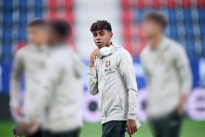 Super agent Mendes warns Barcelona Yamal deserves new contract NOW