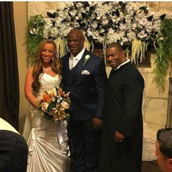 TamiRomanweddingphoto1472605018 Terez Owens 1 Sports Gossip Blog