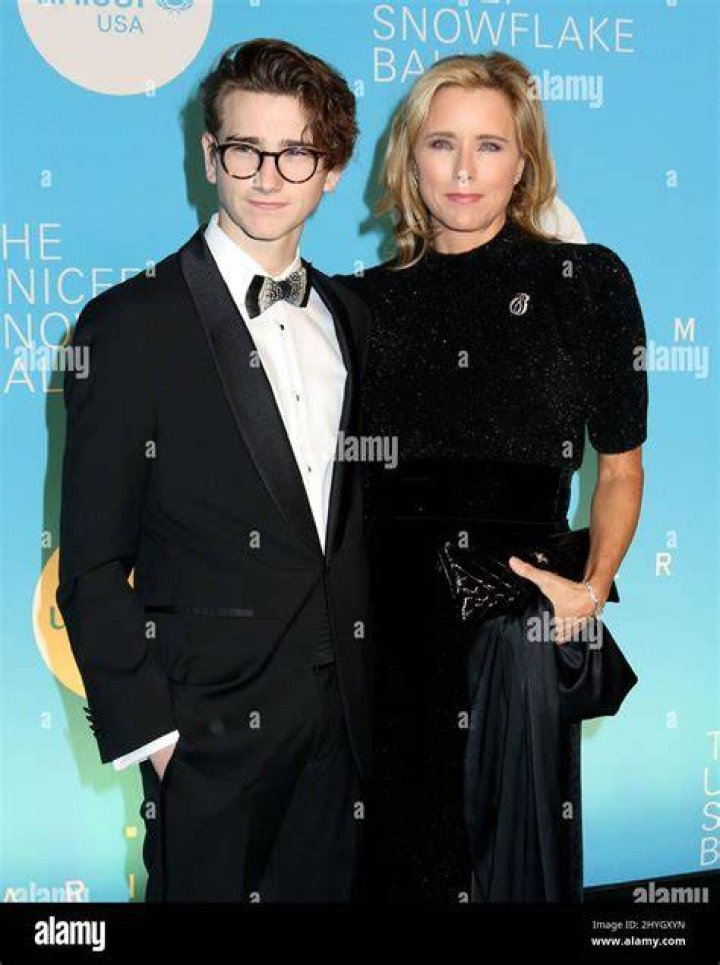 Tea Leoni & son Kyd Miller Duchovny arrives at the 14th Annual UNICEF