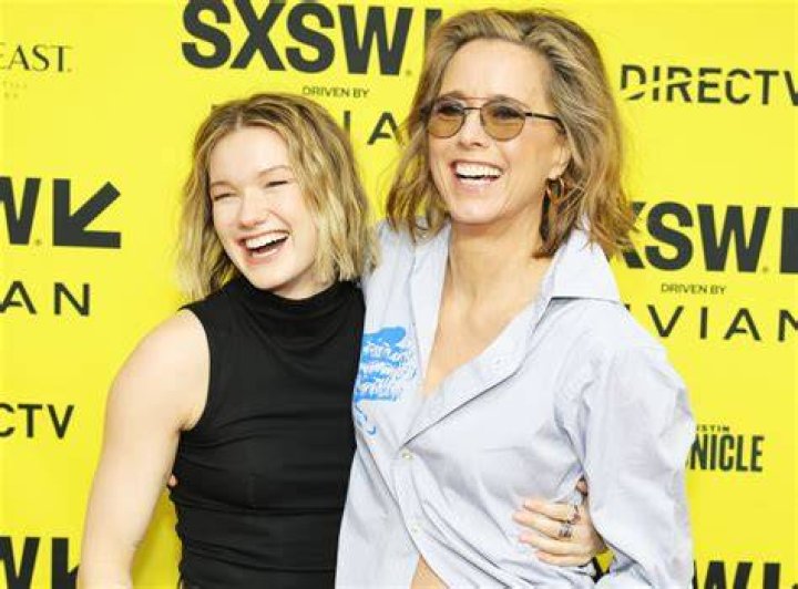 T&eacute;a Leoni's Two Kids Look So Grown Up On The Red Carpet &mdash; See The Pic!