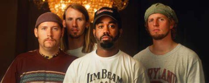 The Definitive Guide To Hootie & The Blowfish's Lead Vocalist
