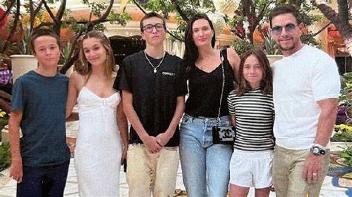 The growing family of Mark & Tanya in these lovable photos