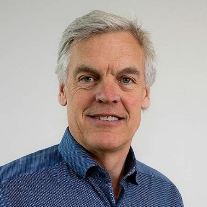 Tom Carver Bio, Net Worth, Salary, Age, Relationship, Height, Ethnicity
