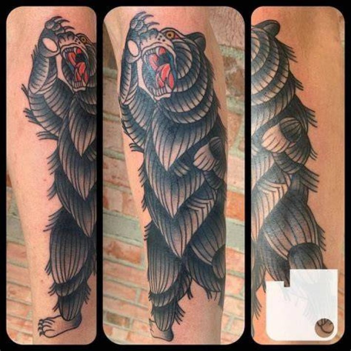 Traditional Bear Tattoos