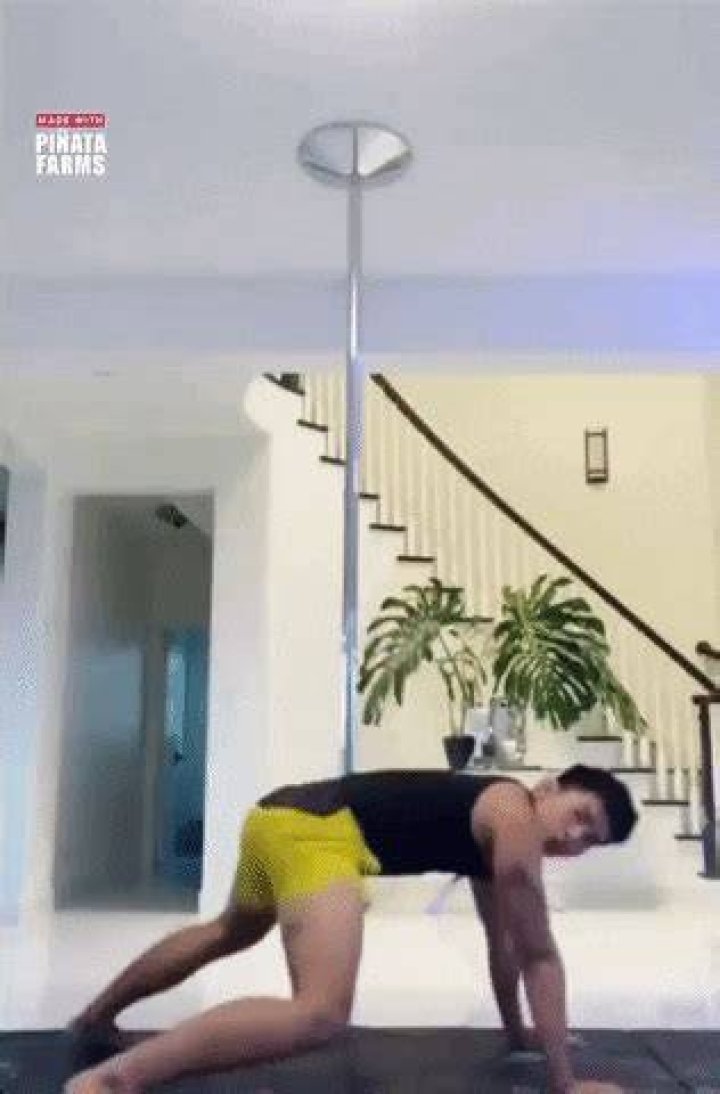 TWERK VIDEO FUNNY BARBER VIDEO W/ Iamsosunny YouTube