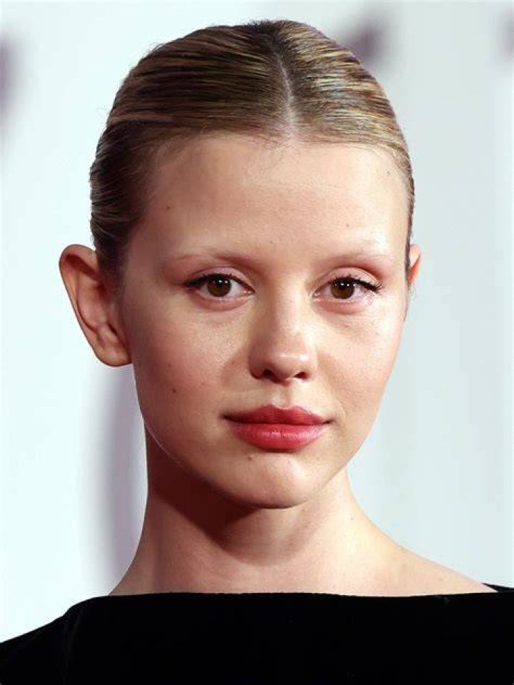 Uncover The Mystery: Mia Goth's Eyebrow-Less Enigma