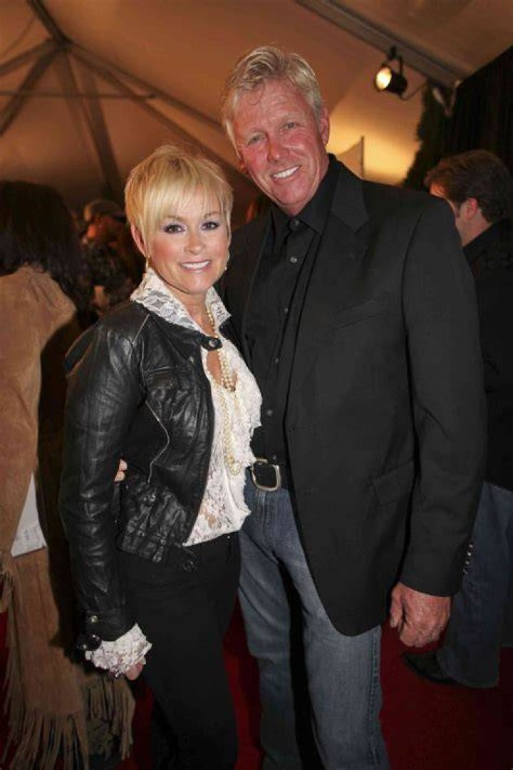 Uncover The Secrets: Lorrie Morgan's Children Revealed