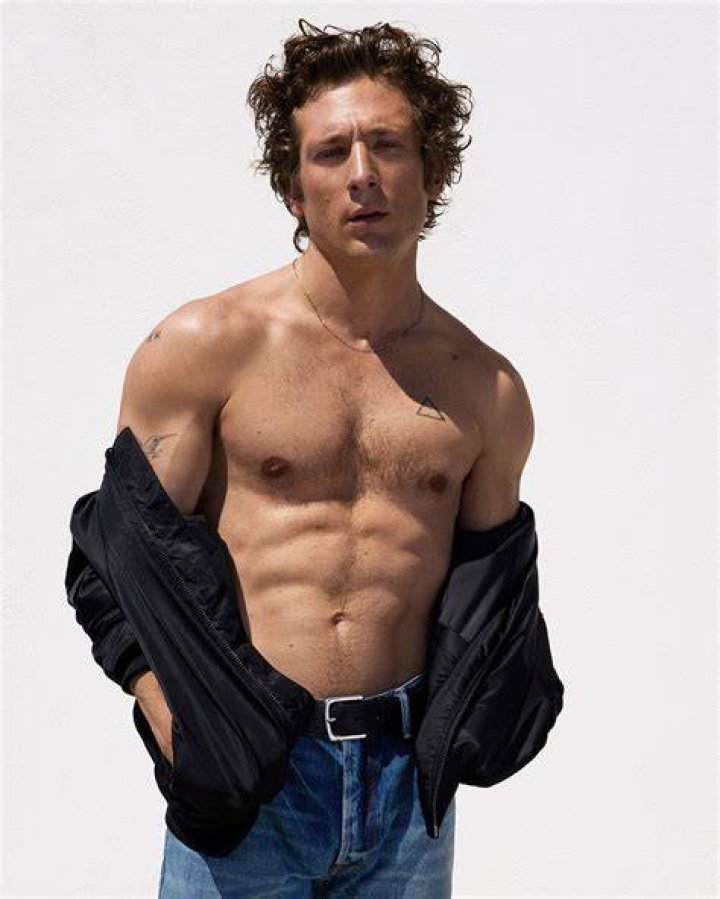 Uncovering Jeremy Allen White's Weight: Facts And Insights