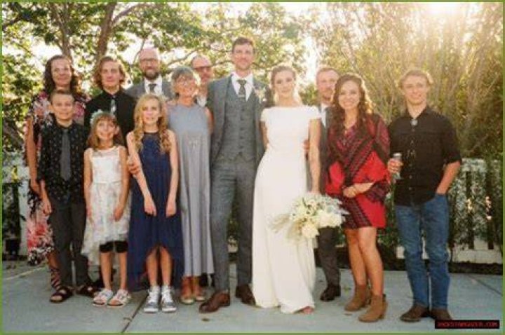 Unveiling The Marriage Of Michael Che: Discoveries And Insights