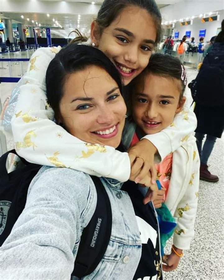 Valentina, Adriana e Marko Família Lima Jaric para 'Hello