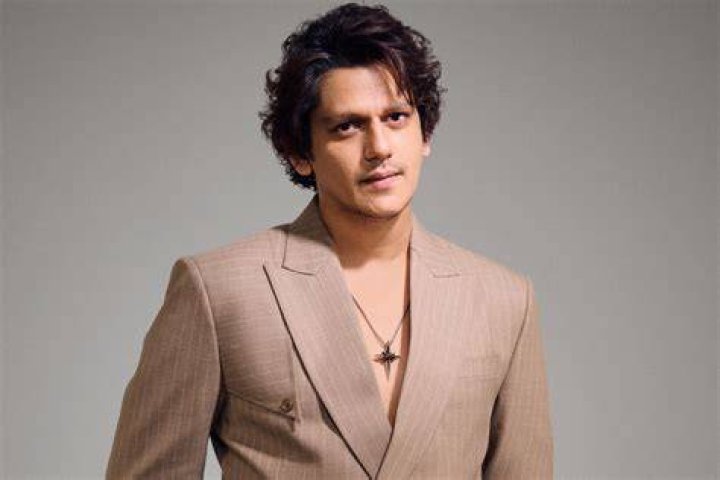 Vijay Varma appeals to the audience to wear a mask, with a quirky video!
