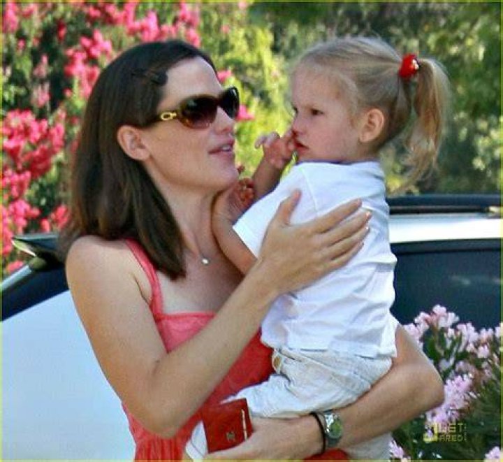 Violet Affleck Has Flower Power Photo 1334851 Photos Just Jared