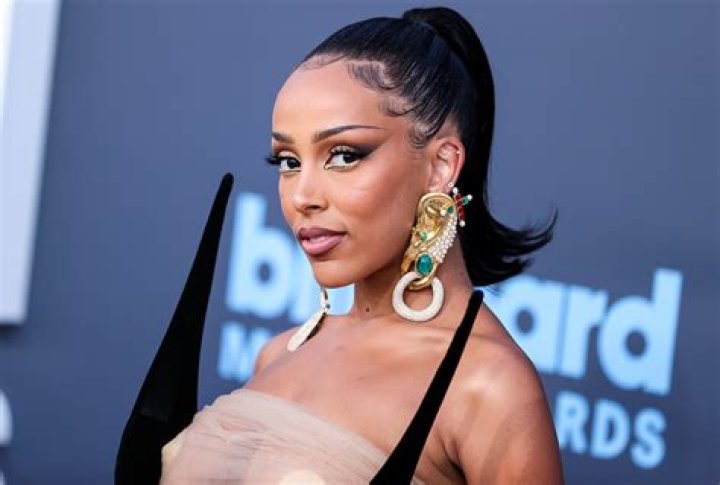 Who is Doja Cat&rsquo;s controversial boyfriend Jeffrey &lsquo;J&rsquo; Cyrus?