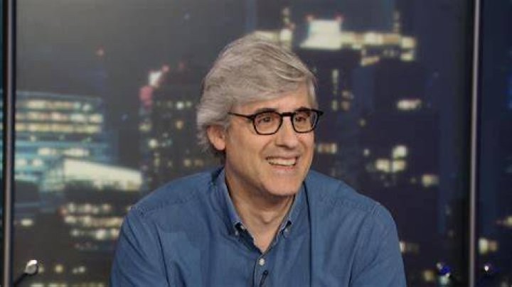 Who is Mo Rocca's Wife or Partner in 2023?