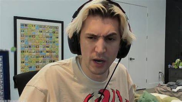 xQc opens up about his breakup with Adept amid split rumors