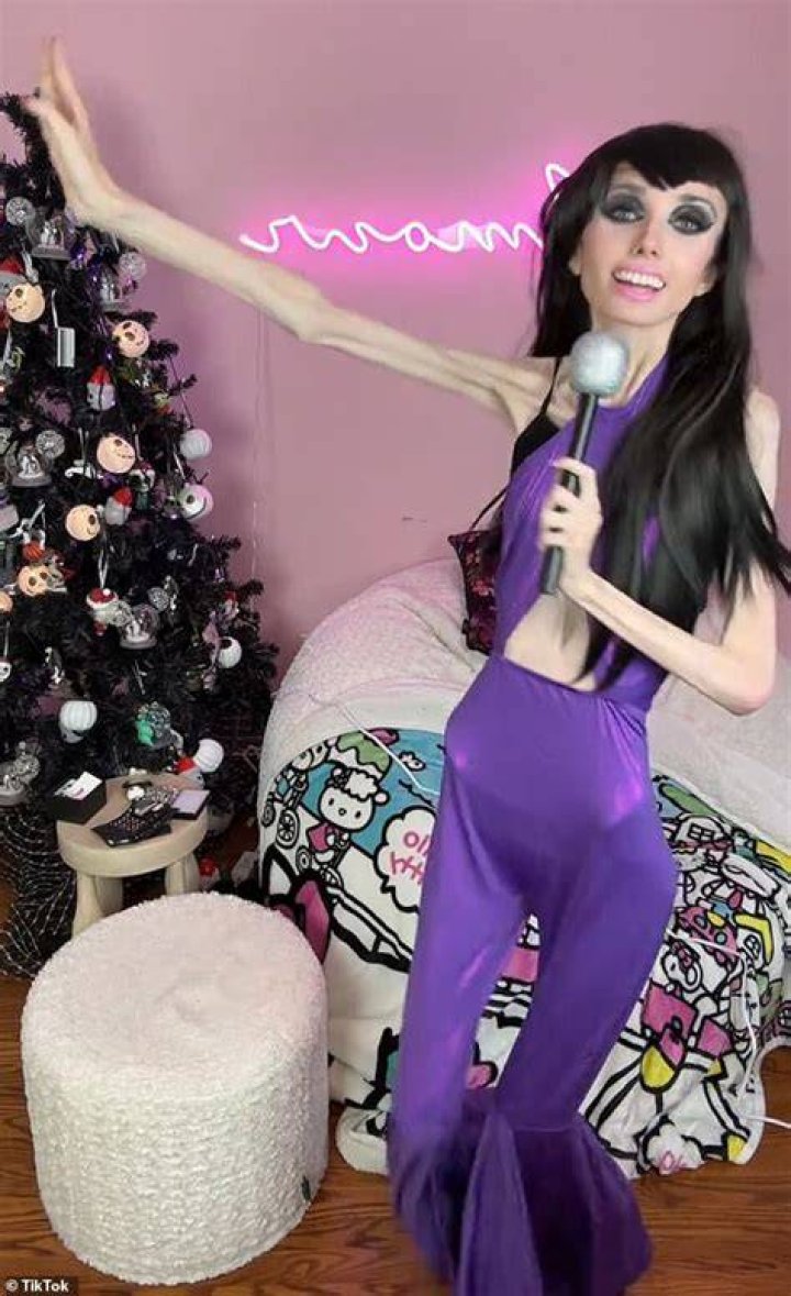 YouTuber Eugenia Cooney&rsquo;s New Photo Is Making Her Fans So Happy