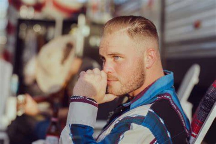 Zach Bryan Graduates Uni, Fulfils Promise To Mum Countrytown Latest